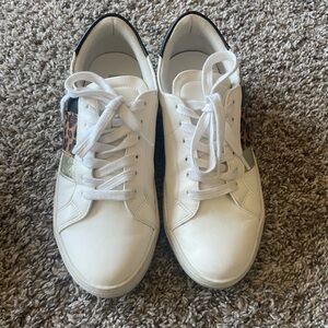 Stylish White Sneakers with Leopard Print Accent